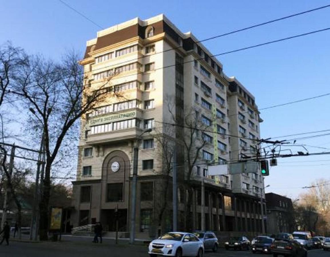 Уютная 2-Комнатная Квартира В Центре Г. Алматы Kültér fotó